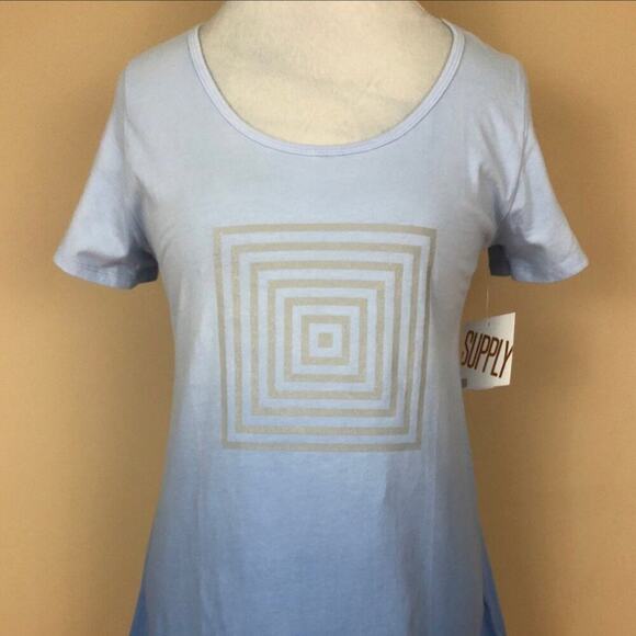 LuLaRoe Tops - LuLaRoe Classic T NWT